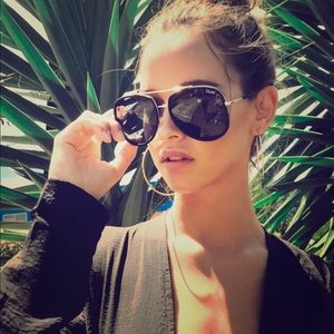 SOLD!!! DONT BUYQUAY “Needing Fame” sunglasses